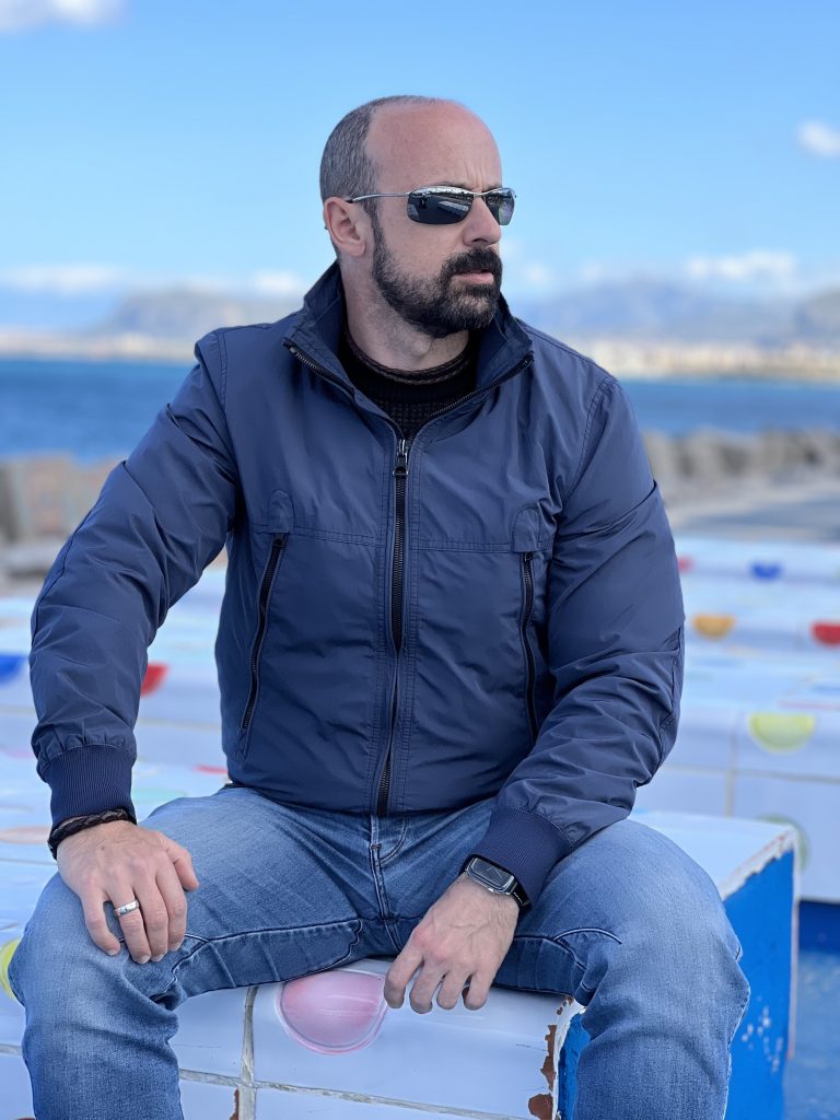 Roberto Marín Muñoz by the Mediterranean coast