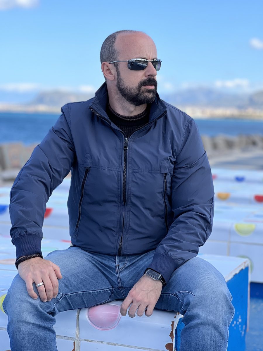 Roberto Marín Muñoz by the Mediterranean coast